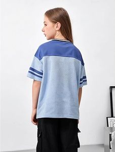 เสื้อเจอร์ซีย์เด็กผู้หญิงลายกราฟิก เสื้อยืดโอเวอร์ไซส์เด็กผู้ชาย แขนสั้น คอวี ผ้าตาข่าย เสื้อกีฬาเด็ก - Product Image 3