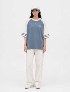 Camiseta de Verano Casual para Mujer, Corte Holgado, 100% Algodón Jersey, Bloques de Color Azul y Blanco, Manga Raglán Corta, Puño a Rayas - Product Image 2