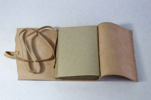 Diario de Cuero Personalizado Estilo Gitano con 100 Páginas Interiores, Diseño Grabado de Árbol de la Vida y Hojas de Cáñamo, Cuaderno con Cubierta Envolvente - Product Image 3