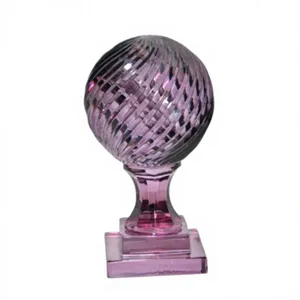 Esfera de Cristal Tallada en Diamante Rosa para Graduación, Compromiso, Adorno de Mesa Ecológico, Hecho a Mano, Artístico y Glamuroso - Product Image 1