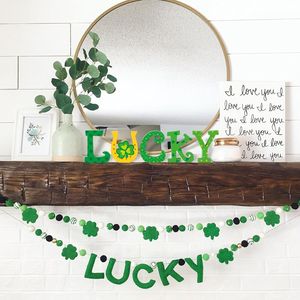 Set di 5 Segnaposto in Legno per San Patrizio, Decorazioni da Tavola con Lettere Portafortuna e Trifoglio, Centrotavola per Feste - Product Image 5