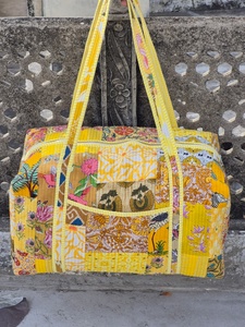 Sac de voyage en toile imprimé à la main avec motifs floraux, bleu et rose, grande capacité, sac de week-end, fermeture éclair textile - Product Image 2