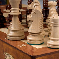 Jeu d'échecs professionnel européen fait à la main avec coffret en bois, pièces d'échecs en bois sculptées à la main et boîte de rangement pour ranger tout
