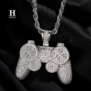 Pendentif Manette de Jeu Hip Hop Iced Out Personnalisé avec Diamant de Laboratoire Véritable, en Argent Sterling Plaqué Or Jaune, Collier Breloque Gaming Bling - Product Image 4