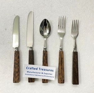 Ensemble de couverts de luxe au design nordique, écologique et durable, avec manche en résine, en acier inoxydable plaqué or, pour la décoration de la maison et les mariages - Product Image 5