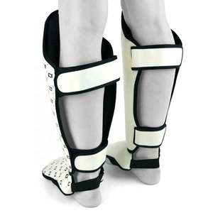 Nuevo Protector de Espinillas Fairtex Blanco de Cuero Genuino para MMA, Equipo de Entrenamiento de Kickboxing, Muay Thai, Taekwondo - Product Image 3