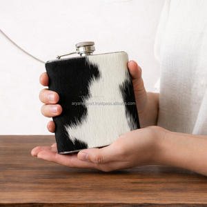 Petaca Portátil de Acero Inoxidable de 7oz con Funda de Cuero Genuino, Estilo Rústico Occidental, Personalizable para Whisky y Licores - Product Image 4