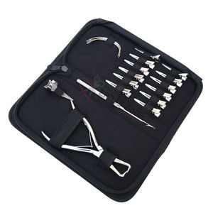Kit d'outils tout-en-un pour extensions capillaires avec dissolvant de micro-perles, crochet de tirage, pinces de coiffure, aiguilles courbées et doigt de séparation - Product Image 1