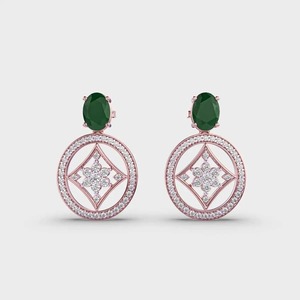 Pendientes de diamantes brillantes de corte ovalado y redondo, los más buscados, diseñados para complementar el vestido de las novias en su gran día. - Product Image 1