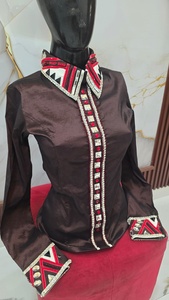 เสื้อเชิ้ตผู้หญิงสไตล์ตะวันตก ปักลาย แขนยาว ประดับด้วยลูกปัดหลากสีสัน และลวดลายเรขาคณิตที่ปกเสื้อและปลายแขนเสื้อ - Product Image 2