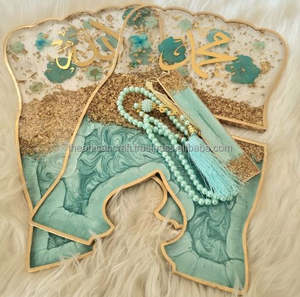 Support de Coran personnalisé en résine vert pastel avec un design d'amour et religieux, marque-page et tasbih assortis - Product Image 4