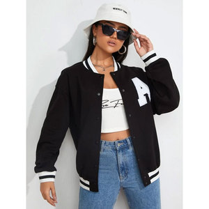 Veste universitaire unisexe rouge 100 % polyester respirant à col en V, style streetwear, coupe oversize, patchwork, baseball, American Trench Clothing - Product Image 5