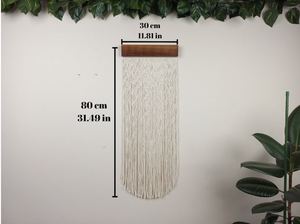 Décoration murale bohème en bois fait main avec franges à pompons, tons terre naturels, forme irrégulière, tapis en tissu - Product Image 6