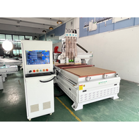 Routeur CNC d'enchères pour machine de gravure et de découpe CNC à quatre processus faciles à utiliser