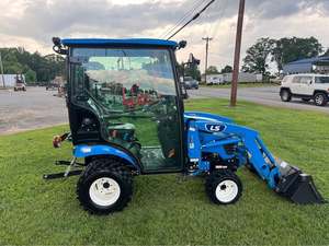 Mini tracteur agricole LS MT125 24,7 CV 4x4, machine agricole compacte avec chargeur frontal et pelle arrière pour petites exploitations - Product Image 2