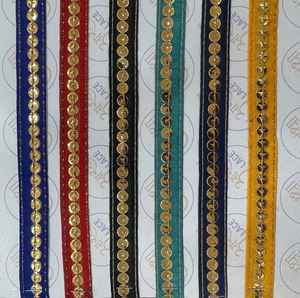 Dentelle dorée importée avec une finition soignée et une qualité de tissu durable pour les marques de mode. - Product Image 1