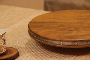 Support à gâteau en bois multifonctionnel, rond, fait à la main avec bordure en métal, pour la présentation de desserts en boulangerie, mariage et événements - Product Image 5