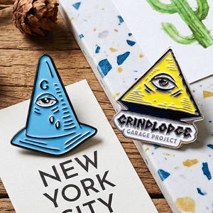 Fournisseur de badges en émail personnalisés avec paillettes - Product Image 3