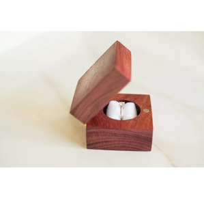 Caja de Anillo de Compromiso Redonda de Madera de Nogal de Lujo al por Mayor, Mini Caja de Joyería Magnética de Madera Pequeña para Regalo de Propuesta de Matrimonio - Product Image 4