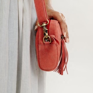 Sac à bandoulière Vintage en cuir suédé véritable pour femmes avec sangle unique frange gland fermeture éclair sac à main Portable à la mode pour l'hiver - Product Image 3