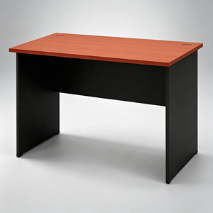 Bureau de direction rectangulaire moderne en bois avec cadre noir et plateau en bois clair, mobilier commercial durable pour salle de sport - Product Image 1