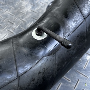 Neumático de Bicicleta de Caucho Natural de Alta Calidad, Marca KUMA, Hecho en Vietnam, con 12 Meses de Garantía, para Carreras y Trekking, 26x1x3-8 - Product Image 4