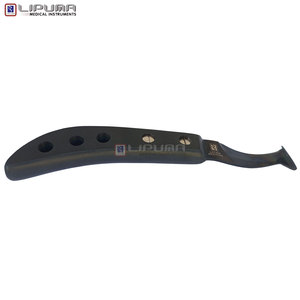 มีดตัดแต่งกีบม้า LIPUMA TORQ ขนาด 22 ซม. ใบมีดสแตนเลสเคลือบพลาสม่าสีดำ ด้ามจับแบบมีรู สำหรับมืออาชีพ - Product Image 5