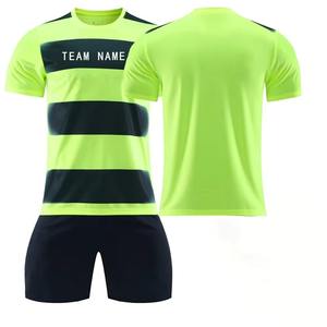 Ensemble d'uniformes de football personnalisés blancs et bleu marine, maillot et short de football par sublimation - Product Image 2