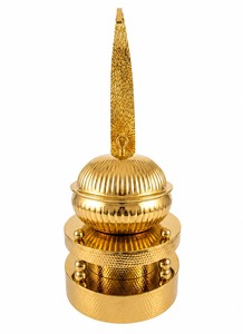 Aurevane Crownfin Chafer Royal Design - Recipiente para calentar comida de lujo, de acero inoxidable martillado dorado, con tapa decorativa alta y base de cuatro patas - Product Image 2