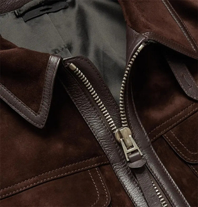 Chaqueta de Motociclista de Gamuza Marrón para Hombre, Estilo Biker, Cierre de Cremallera, Cuello Camisero, Corte Regular, para Otoño, Color Sólido - Product Image 6