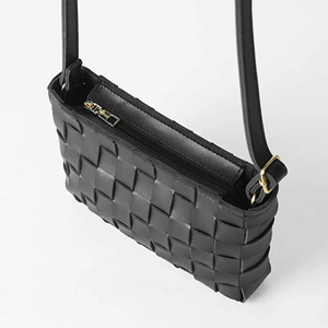 Sac fourre-tout en cuir véritable pour femme à prix abordable, qualité supérieure, design tendance, ouverture/fermeture à glissière, personnalisable, vente en gros, pour usage quotidien et voyage - Product Image 6