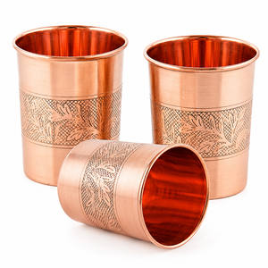 Ensemble de 2 gobelets ayurvédiques en cuivre pur, design embossé fait main, verre à eau écologique, vaisselle en cuivre pour la maison et l'hôtel - Product Image 6