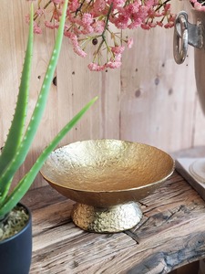 Plat de présentation moderne en aluminium coulé doré pour fleurs et fruits, sans BPA, bol de luxe texturé doré sur pied pour centre de table de fête - Product Image 5