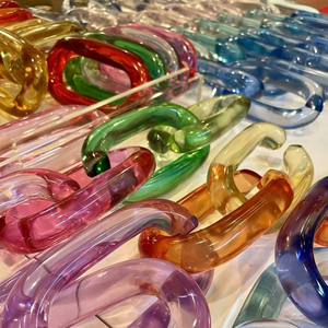 Chaînes en résine légères de qualité export pour usage décoratif, décoration de pièces et aménagement de fêtes (vente en gros) - Product Image 1