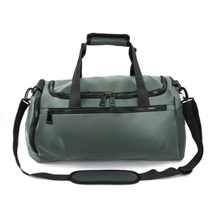 Sac de voyage tendance de grande capacité avec bandoulière réglable, en polyester imperméable et durable - Product Image 3