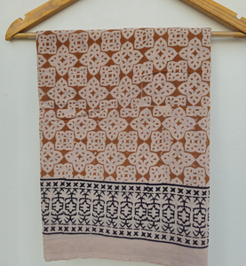 Paréo en coton imprimé à la main pour femme, léger, style bohème, pour la plage, les vacances, ou comme foulard de bain - Product Image 2