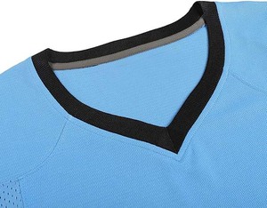 เสื้อกีฬาแบบมีรูระบายอากาศ คอวี ทรงเออร์โกโนมิกส์ สำหรับทีมกีฬามืออาชีพ แห้งเร็ว เป็นมิตรกับสิ่งแวดล้อม พร้อมตัวอักษร - Product Image 3