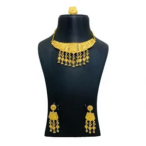 Nouveau Collier Ras-du-Cou Plaqué Or en Forme de Fleur pour Mariages et Soirées - Collier Charmant pour Femme - Product Image 5