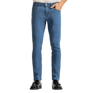 Jeans en denim délavé respirant et résistant pour homme, fabriqué au Pakistan, garantissant une matière durable et un confort optimal. - Product Image 1