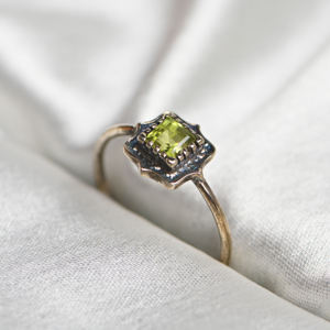 Anillo Cuadrado de Peridoto en Plata de Ley 925 con Acabado Antiguo, Hecho a Mano, Anillo de Compromiso de Lujo con Piedra Preciosa, Chapado en Oro de 18K, Certificado, Agosto - Product Image 4