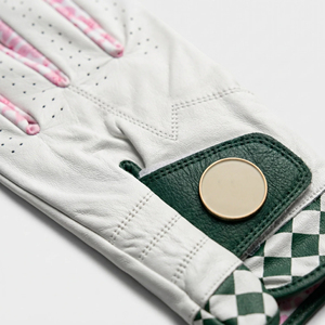 Guante de golf de alto rendimiento con material suave al tacto, tecnología de agarre mejorada y ajuste cómodo para todos los niveles de habilidad. - Product Image 6