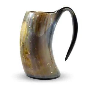Pichet en corne naturelle poli, forme rustique, imitation antique, objet de collection artistique - Product Image 1