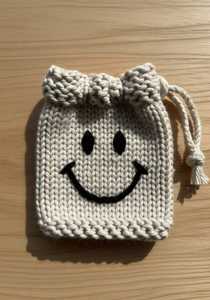 Le sac artisanal s'intègre parfaitement aux collections de mode décontractées, côtières, rustiques et bohèmes-chic. - Product Image 3