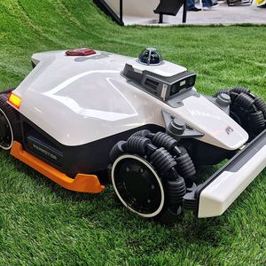 Robot Industrial de Alta Calidad y Rendimiento LUBA 3 AWD 3000/5000 Sin Cables Perimetrales - Product Image 5