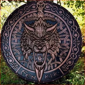 Bouclier Viking usé par le combat, décoration murale, loup Fenrir sculpté en bois - Product Image 1