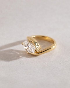 Bague de fiançailles solitaire ovale 2 carats CVD de laboratoire couleur D VVS, taille East-West, avec bande torsadée, certifiée IGI en or massif 14K - Product Image 6