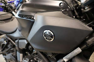 ENVÍO GRATUITO Nueva Motocicleta Deportiva Yamaha MT-07 2025 de 689cc y 6 Velocidades + Casco Gratis - Product Image 5