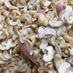 Wholesale In Bulk SANTIGO <b>Nuts</b> <b>Kernels</b> Kaju Cashew <b>Nuts</b> Broken Kaju Service 24/7 - Product Image 1