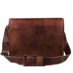 Sac bandoulière élégant en cuir marron pour les voyages et le travail, ajustement confortable, sangle d'épaule réglable, compartiment principal spacieux, emplacement pour téléphone - Product Image 1