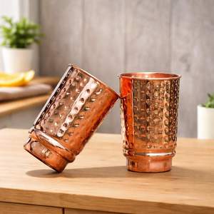 Taza de Vidrio y Cobre Hecha a Mano con Diseño Grabado y Martillado, Capacidad de 300 ml, Estilo Europeo, Vaso Metálico Portátil para Beber - Product Image 1